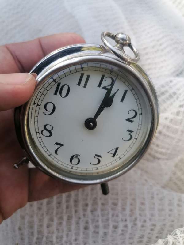 Small vintage alarm clock 8cm