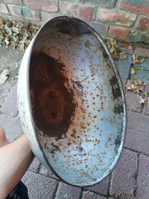 Large vintage lid