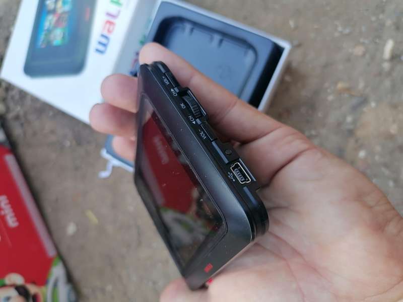 DSTV WALKA HANDHELD TV