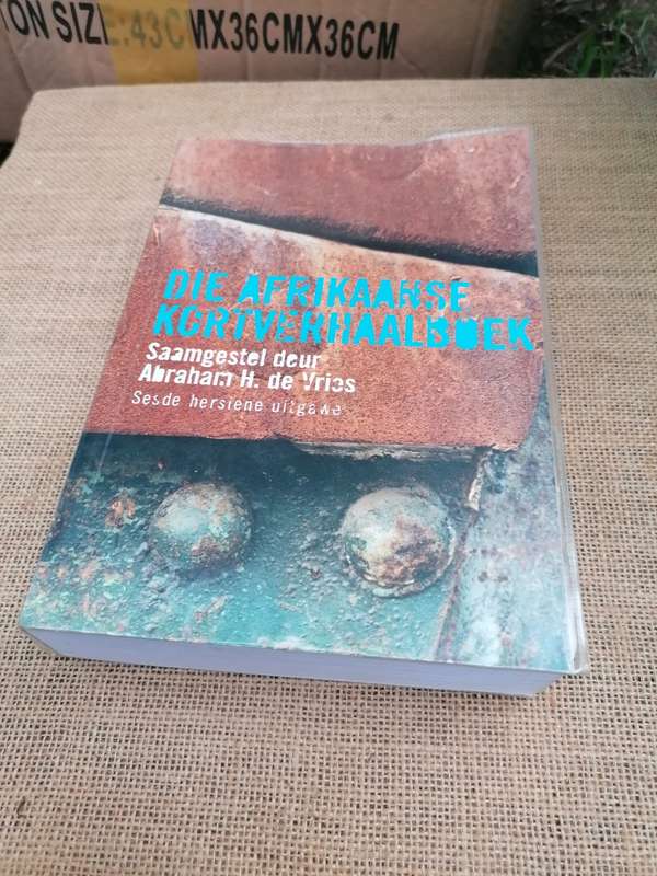 DIE AFRIKAANSE KORTVERHAALBOEK DEUR ABRAHAM H. DE VRIES