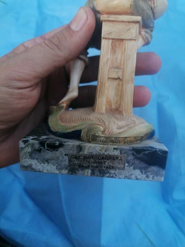ITALIAN FIGURINE MOUNTED ON GENUINE CARRARA MARBLE BASE - BOY EATING PASTA - SIGNED SIMONETTI