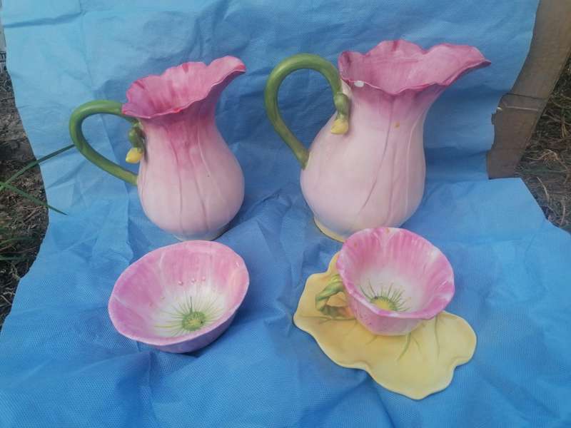 Vintage porcelain lot. Not marked. Chips in pictures