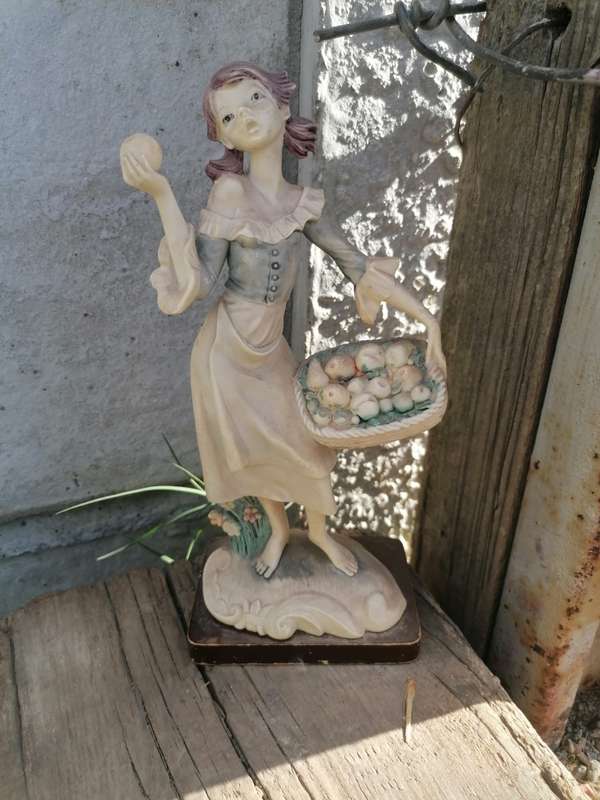 Cute figure. Arm have been repaired