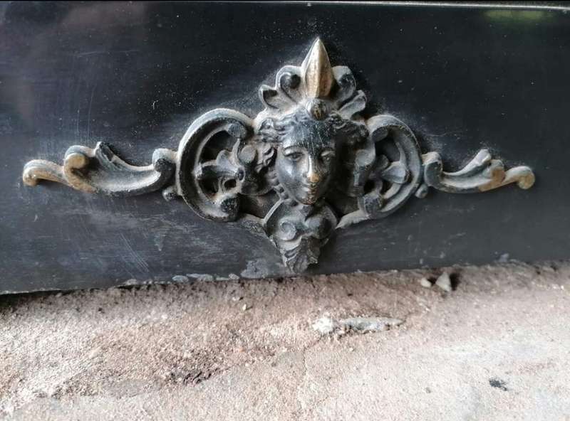 Rare Antique black marble mantle clock |