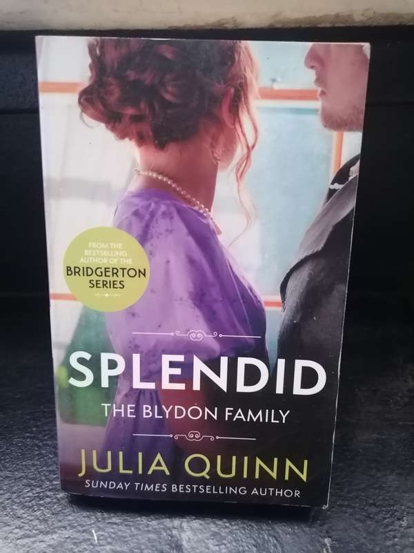 Splendid: the first ever Regency romance by the bestselling author of Bridgerton Book by Julia Quinn