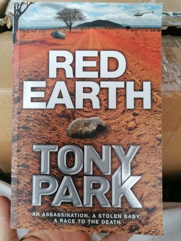 RED EARTH by Tony park