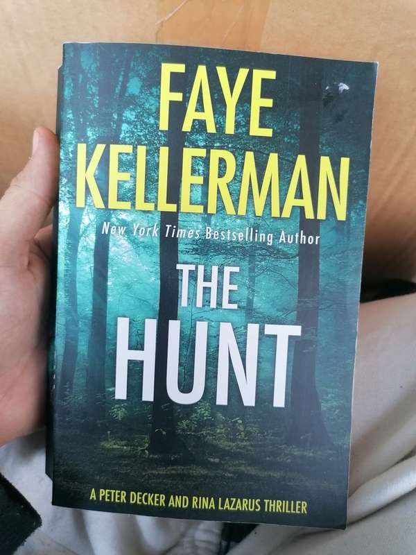 The Hunt (Peter Decker and Rina Lazarus Series
