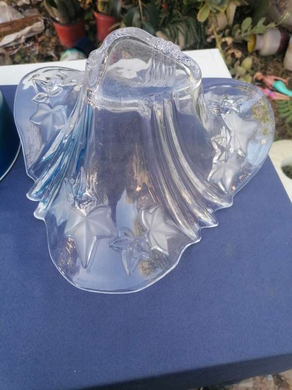 Vintage Mikasa Parisian Ivy Crystal Handkerchief