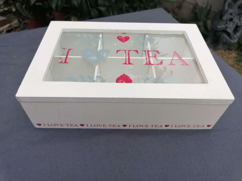 I love tea box/holder