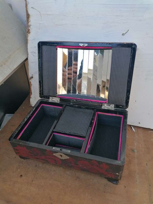 Vintage jewelry box