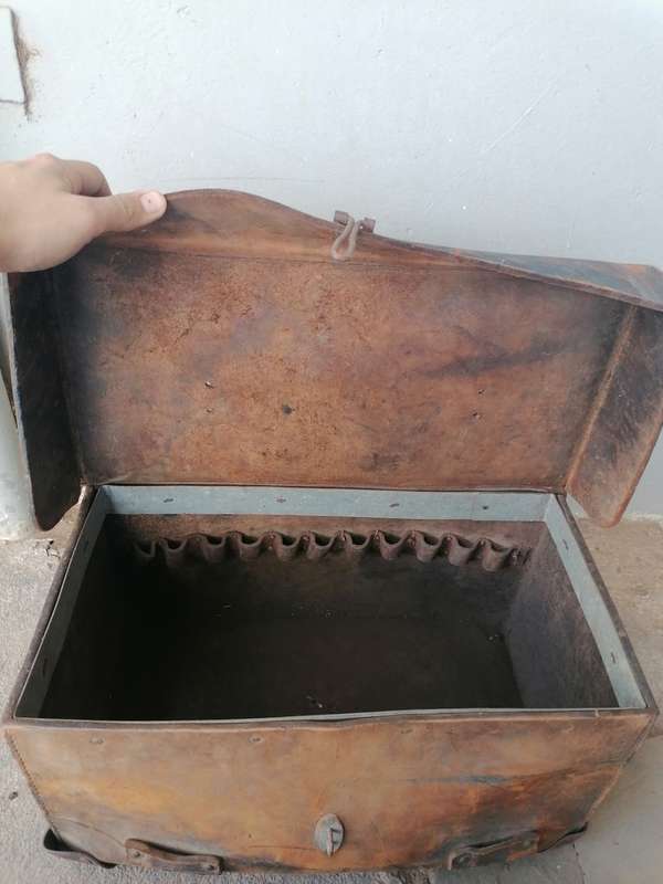 Vintage genuine leather SAR/SAS tool box