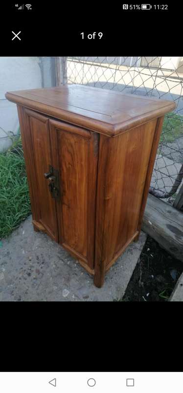 Beautiful Vintage Oakwood Cabinet 43cm x 66 x 32cm.