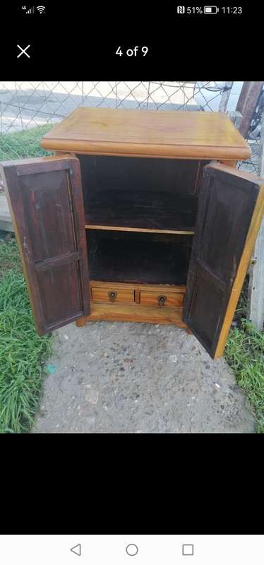 Beautiful Vintage Oakwood Cabinet 43cm x 66 x 32cm.