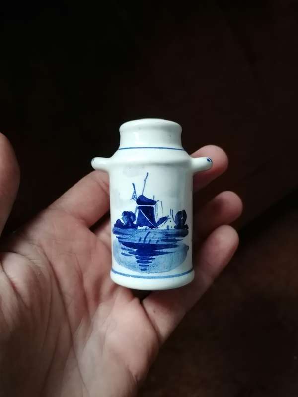 Vintage DELFT shaker