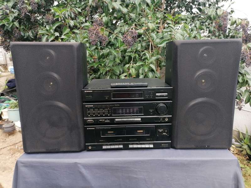pioneer rx z36 hifi with remote. Please view description