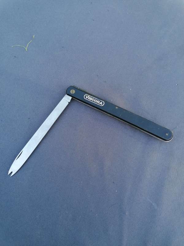 Vintage foldup knife