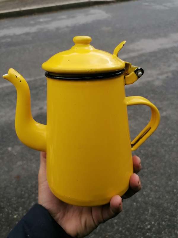 Vintage yellow Enamelware kettle