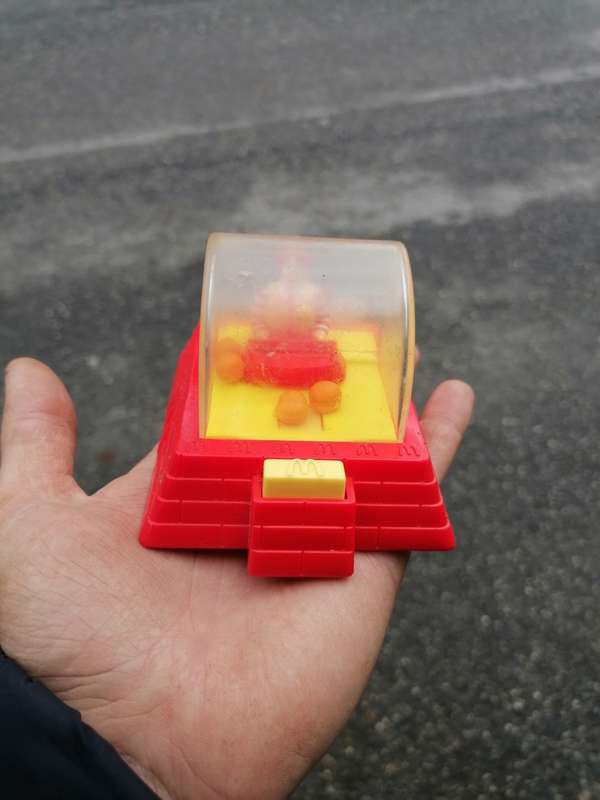 2001 McDonald's toy Ronald Wizard Hamburg feeder