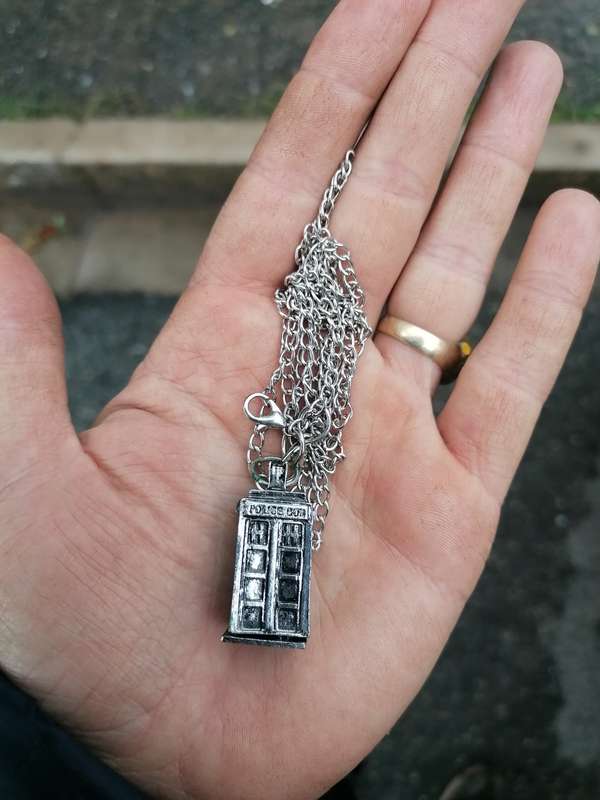 Doctor Who Necklace Tardis Police Box
