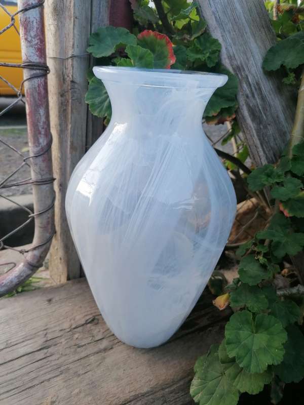 Stunning glass art vase