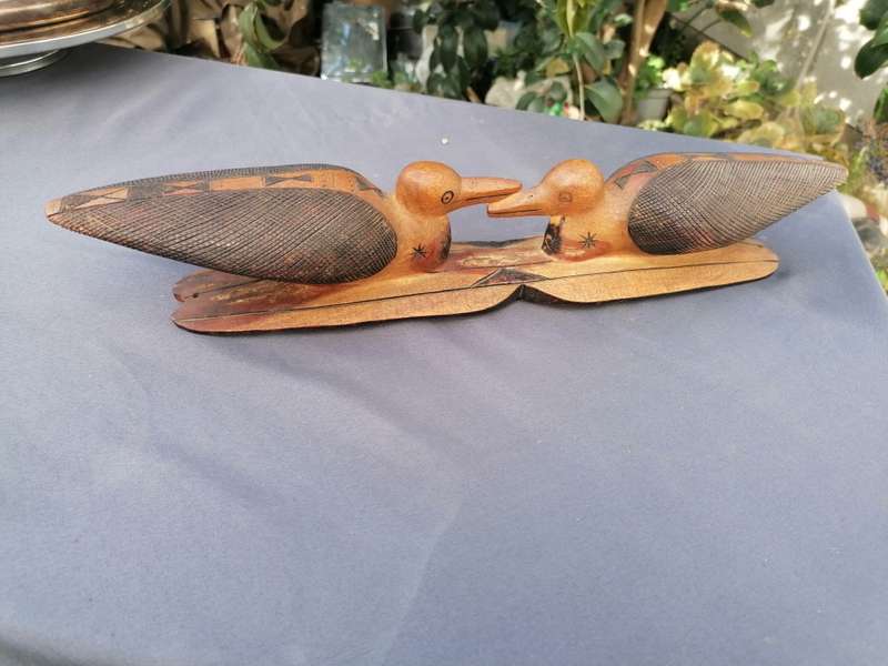 Birds carving. Chip yo base