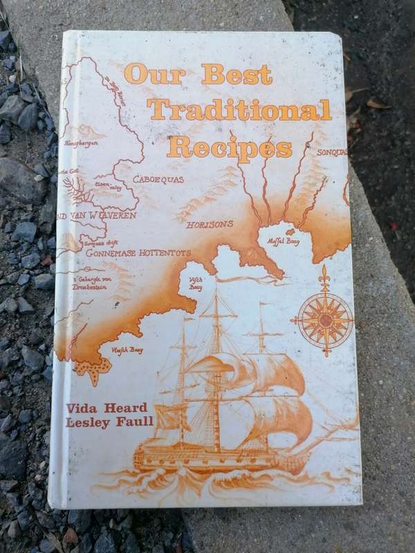 Our Best Traditional Recipes Book by Lesley Faull and Vida Heard