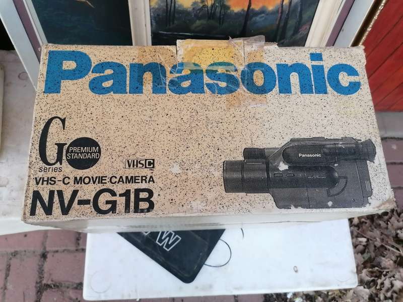 VINTAGE PANASONIC VIDEO CAMERA NV-G1B VHS COMPACT MOVIE CAMCORDER