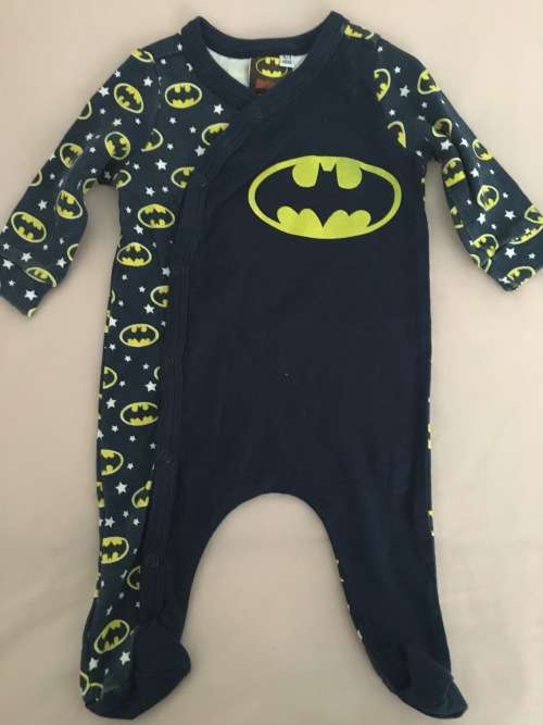 ***GORGOUS WINTER BATMAN BABYGROWS***