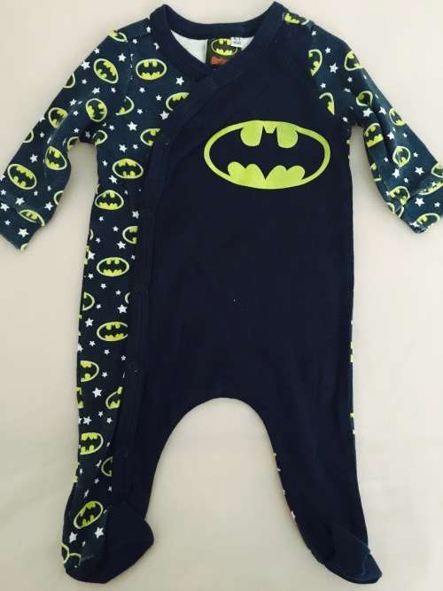 ***GORGOUS WINTER BATMAN BABYGROWS***