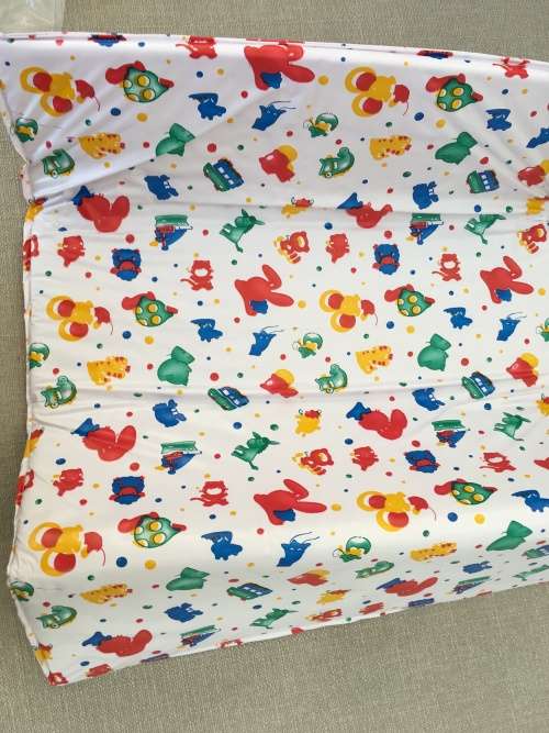 *NEW - JUST ARRIVED* STUNNING SNUGGLEROO PADDED CHANGE MATS***