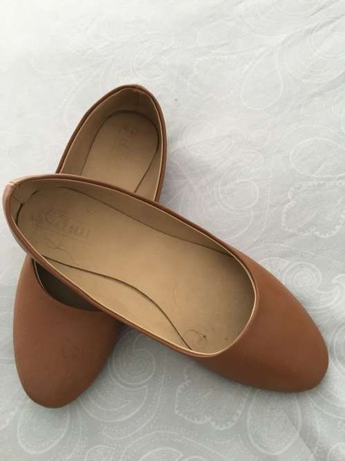 *** Winter Sale On - Take 75% Off on these Gorgeous Tan Pumps***