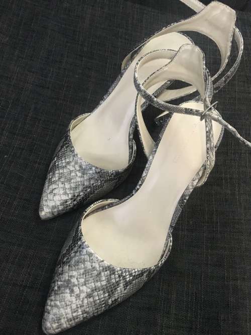 *** CRAZY SALE - 1 WEEK ONLY - GET THESE SEXY STUNNING WOOLWORTHS HEELS***SAVE R500.00