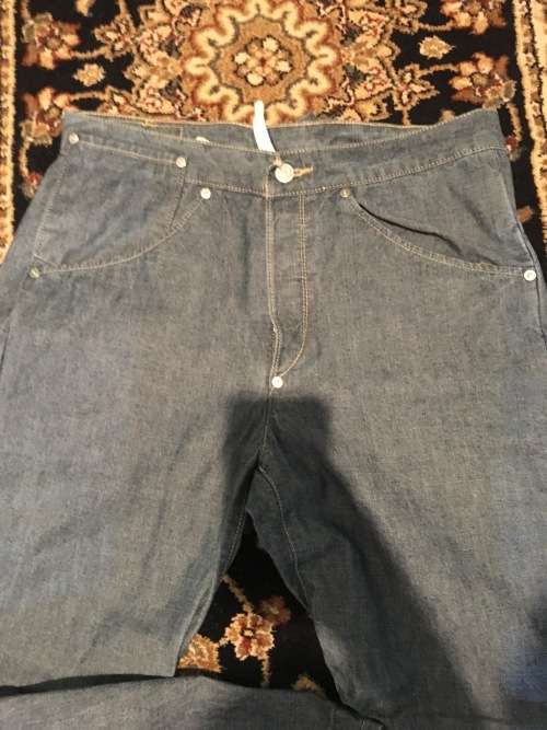 ***Warehouse Clearance - Levis Jeans at 80% Off ***
