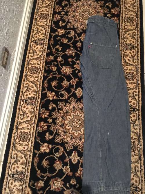 ***Warehouse Clearance - Levis Jeans at 80% Off ***