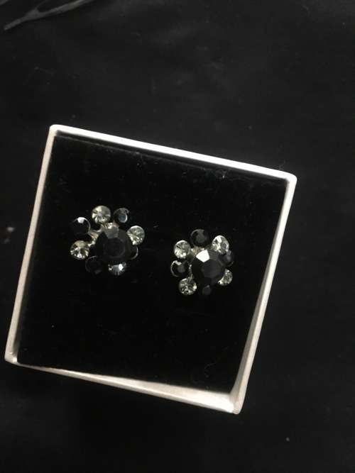 Black Friday Warehouse Clearance : Shop these Stunning Earrings