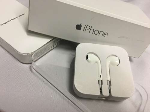 **August Killer Deals : Original Apple Ear phones***