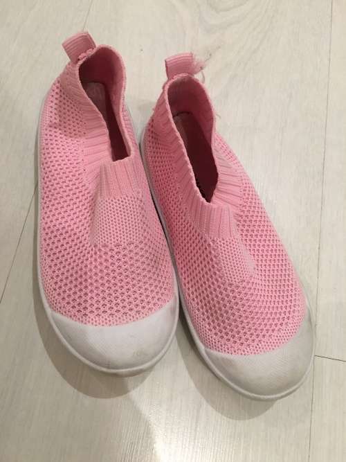 Massive Pre Black Friday - Woolworths takkies in excellent condition