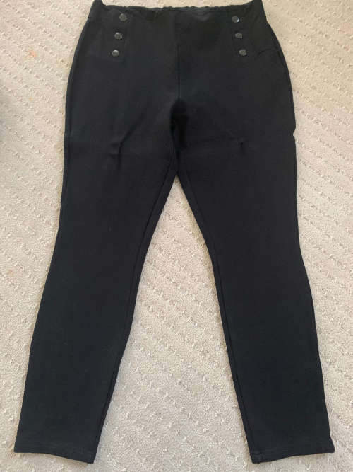 **Warehouse clearance: lovely riding pants/ leggings**