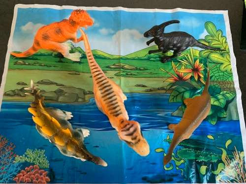 **80% Off : Lovely Boys Pack of 4 Dinosaurs with play mat**