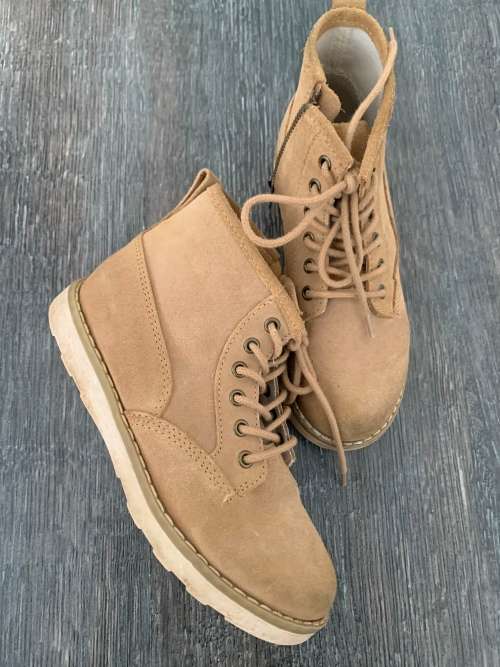 **Just Unpacked : Girls Country Road Boots**
