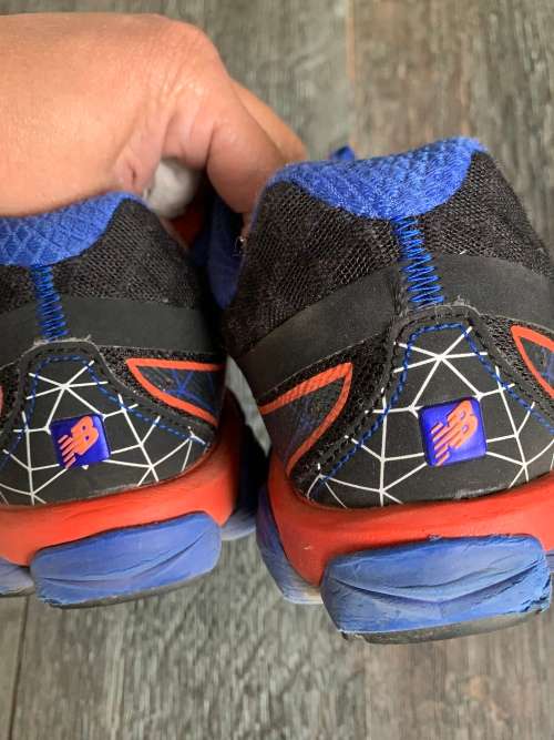 **Month End Flash Sale : Stunning Unisex New Balance Takkies**