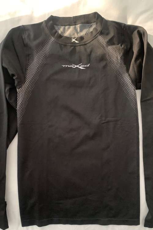 **Maxed Under Armour Sweat shirts**