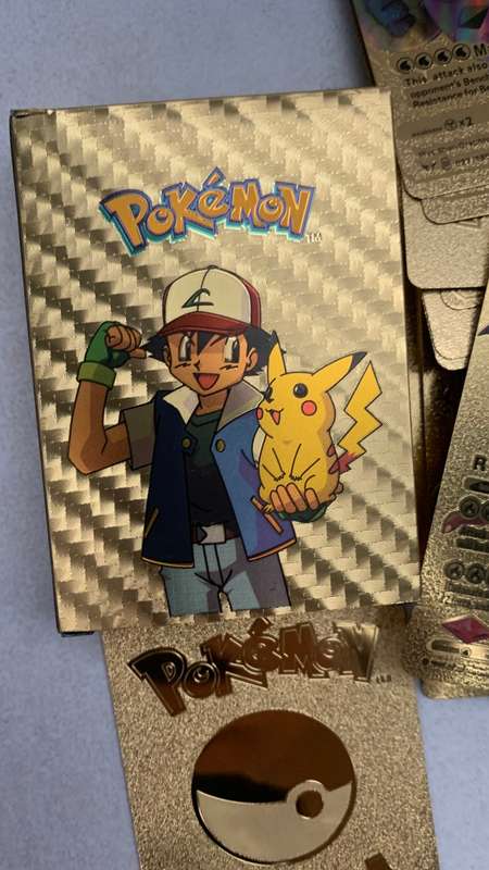 **Black November Sale : 80% off Gorgeous Limited Edition Pokémon Gold Card pack**