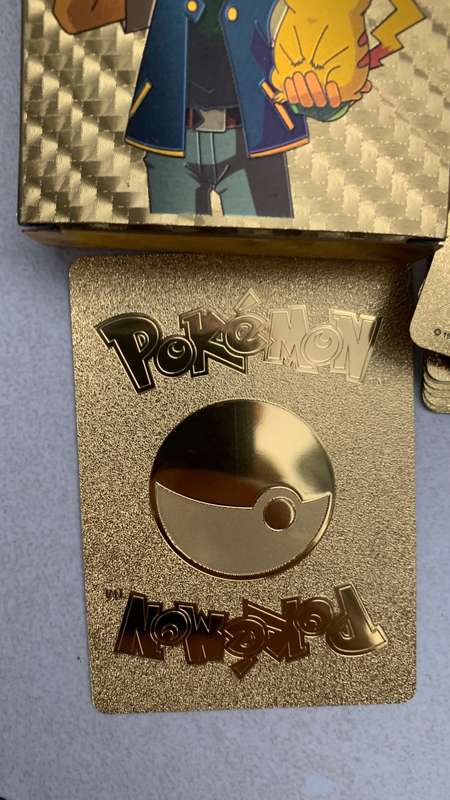 **Black November Sale : 80% off Gorgeous Limited Edition Pokémon Gold Card pack**