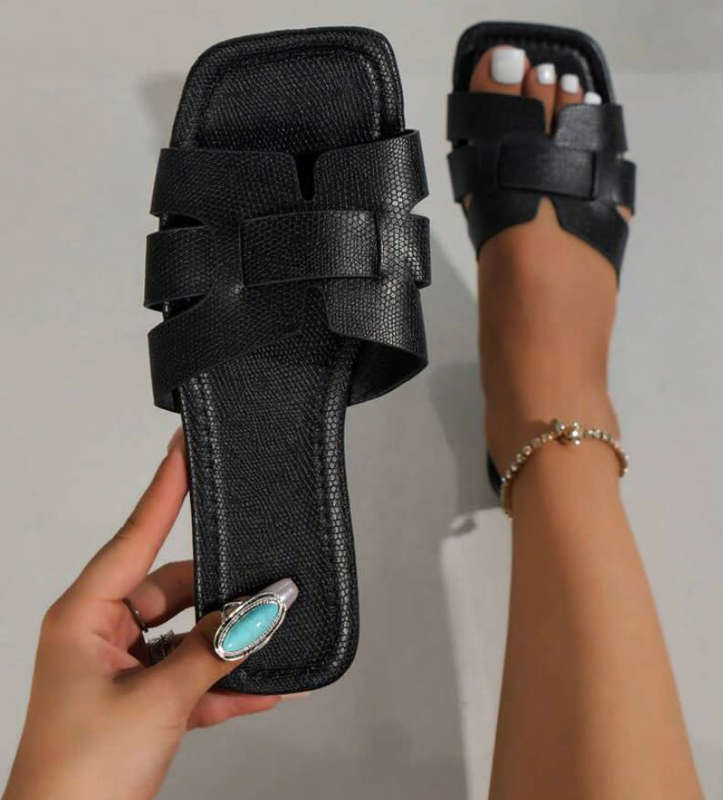 **Black November Clearance : 70% off Stunning leather Sandals**