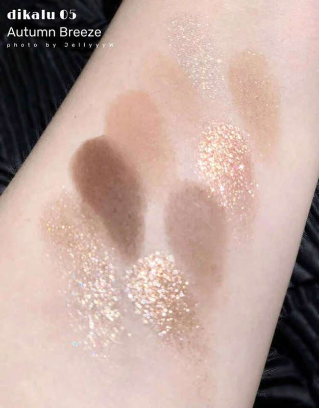 **Christmas Deals: R50 Deals :  eyeshadow pallets**