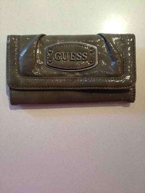 Guess Wallet