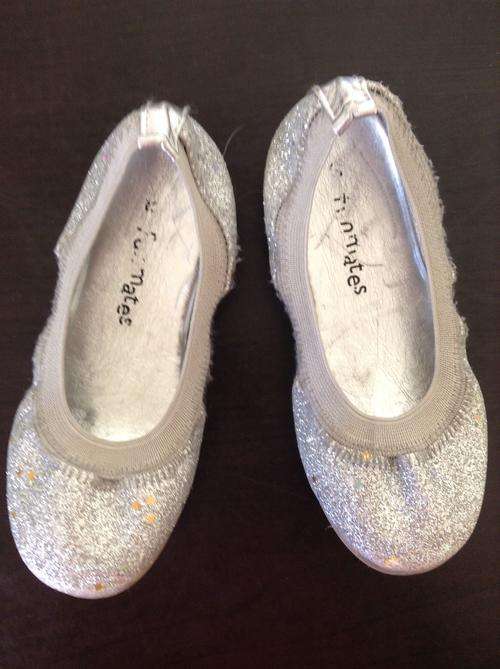 HUGE SAVINGS, 75% OFF SUMMER SALE : GLITTER PUMPS