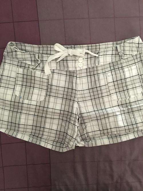 LADIES FASHION SALE  : STUNNING SHORTS