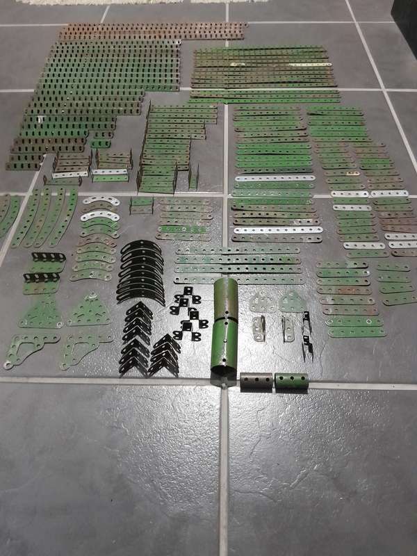 Meccano pieces